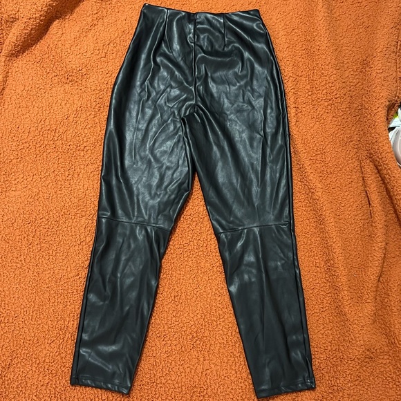 Vegan Leather High-Waisted Legging - Picture 11 of 12